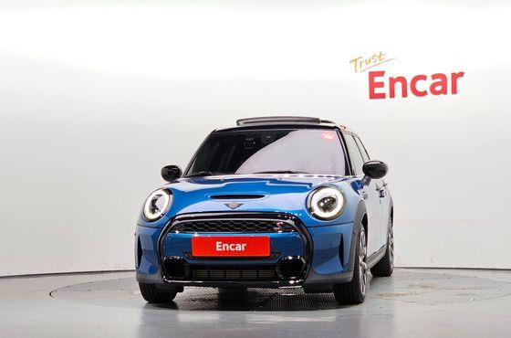 Mini Cooper 5Door Classic Third Generation — пробег 28 779 км — фото 3 из 5
