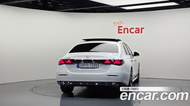 Mercedes-Benz E-Class из Кореи Encar