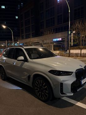 BMW X5 xDrive 50e M Sport — пробег 19 000 км — фото 2 из 5