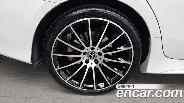 Mercedes-Benz CLS-Class CLS400d 4MATIC AMG Line — пробег 143 500 км — фото 5 из 5
