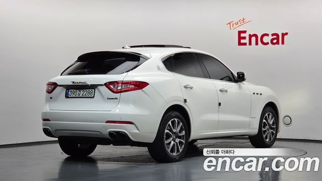 Maserati Levante из Кореи Encar