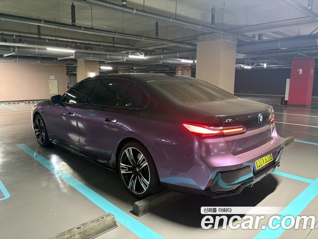 BMW i7 xDrive 60 M sport — пробег 45 000 км — фото 2 из 5