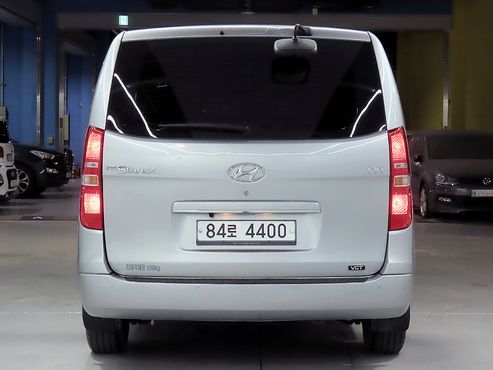 Hyundai Starex 3-Seater VAN CVX Luxury — пробег 185 805 км — фото 3 из 5