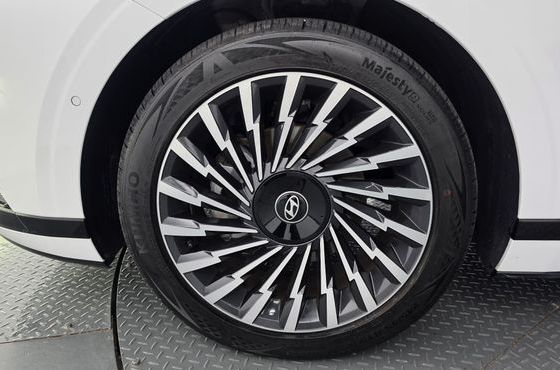Hyundai Grandeur Calligraphy — пробег 12 720 км — фото 5 из 5