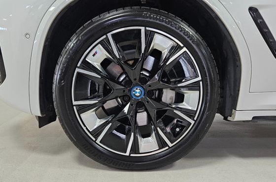 BMW iX3 M Sports — пробег 49 328 км — фото 5 из 5
