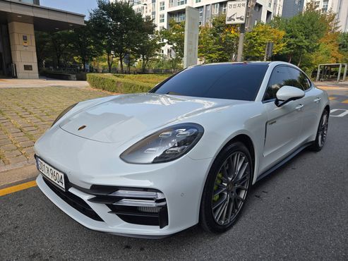 Porsche Panamera 2.9 AWD E-Hybrid Platinum Edition — пробег 18 378 км — фото 2 из 5