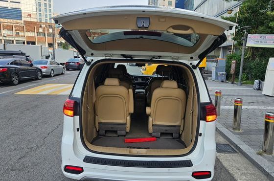Kia Carnival 9-Seater Noblesse Special — пробег 178 888 км — фото 5 из 5