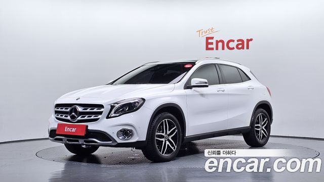 Mercedes-Benz GLA-Class GLA220 Premium — пробег 41 701 км — фото 1 из 5