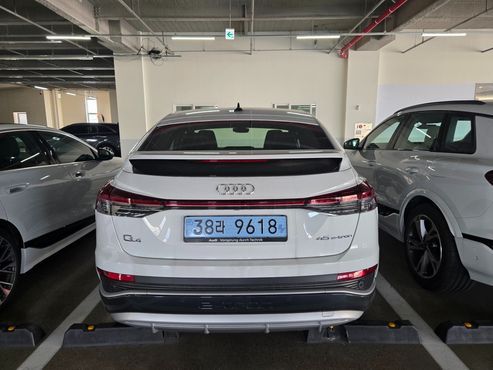 Audi Q4 e-tron 45 Premium Sportback — пробег 600 км — фото 2 из 5
