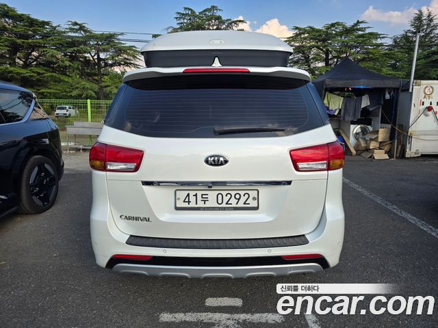 Kia Carnival 9-seater Outdoor Prestige — пробег 292 917 км — фото 4 из 5