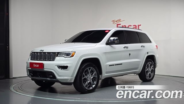 Jeep Cherokee 3.0 Diesel Overland WK2 — пробег 98 205 км — фото 1 из 5