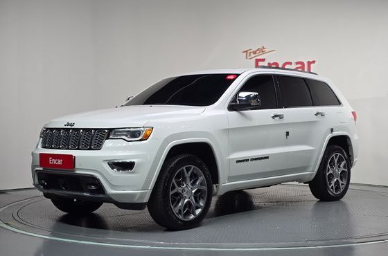 Jeep Cherokee 3.0 Diesel Overland WK2 — пробег 98 205 км — фото 1 из 5
