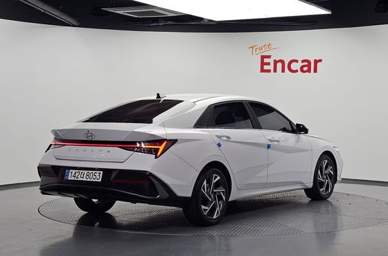 Hyundai AVANTE 1.6 Inspiration — пробег 6 971 км — фото 2 из 5