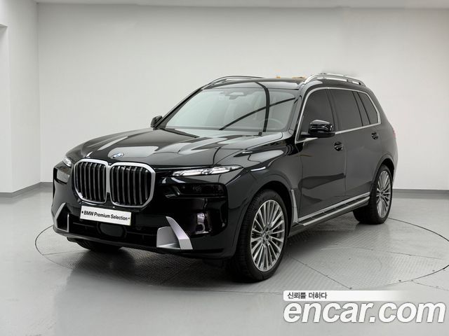BMW X7 xDrive 40i Design Pure Excellence 6-Seater — пробег 8 002 км — фото 1 из 5