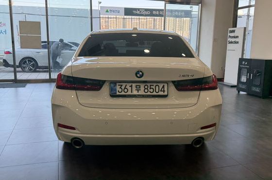 BMW 3-Series 320i — пробег 7 519 км — фото 4 из 5