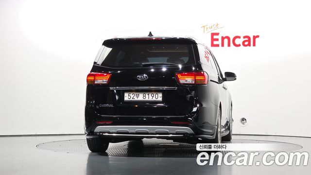 Kia Carnival из Кореи Encar