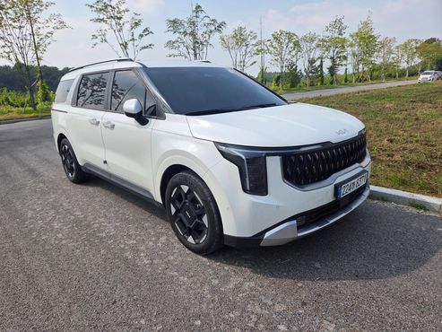 Kia Carnival HEV 9 seater Prestige — пробег 31 000 км — фото 3 из 5
