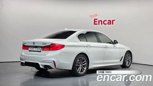 BMW 5-Series 530i xDrive M Sport Package Plus — пробег 188 345 км — фото 2 из 5