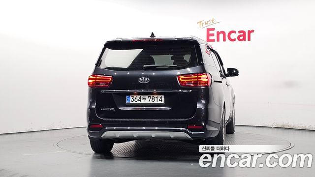 Kia Carnival 9-Seater Noblesse Special — пробег 74 791 км — фото 4 из 5