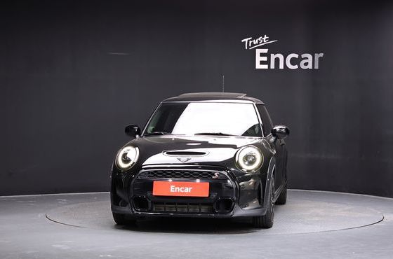 Mini Cooper Classic Launch Pack Third Generation — пробег 10 851 км — фото 3 из 5