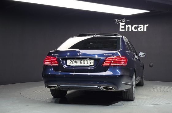 Mercedes-Benz E-Class E300 4MATIC Avantgarde — пробег 92 316 км — фото 4 из 5
