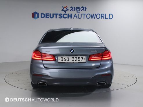 BMW 5-Series 530i xDrive M Sport Package Plus — пробег 122 265 км — фото 4 из 5