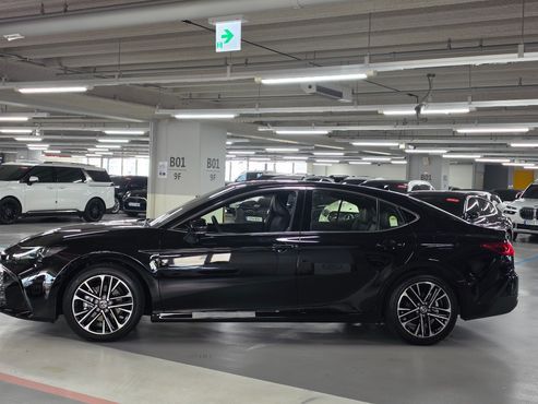 Toyota Camry 2.5 XLE Premium Hybrid — пробег 9 км — фото 3 из 5