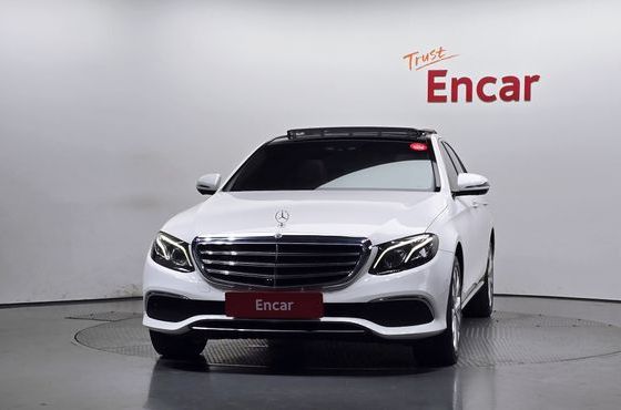 Mercedes-Benz E-Class E300 4MATIC Exclusive — пробег 124 073 км — фото 3 из 5
