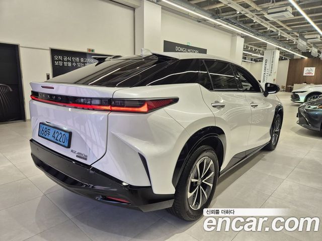 Lexus RZ Luxury — пробег 30 041 км — фото 2 из 5