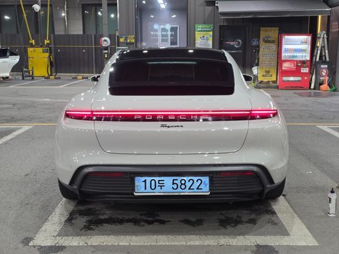 Porsche Taycan Base — пробег 48 000 км — фото 4 из 5