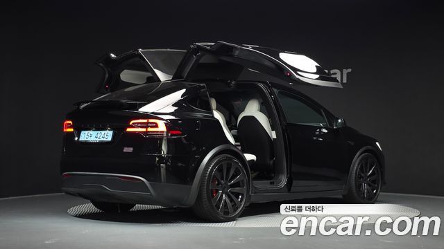 Tesla Model X Plaid — пробег 28 914 км — фото 2 из 5