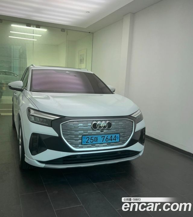 Audi Q4 e-tron 40 — пробег 170 000 км — фото 1 из 5