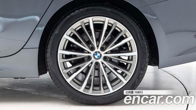 BMW 3-Series 320i Luxury — пробег 44 700 км — фото 5 из 5