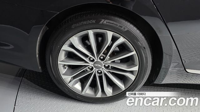 Hyundai Genesis из Кореи Encar