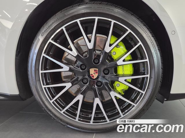 Porsche Panamera 2.9 AWD E-Hybrid — пробег 20 747 км — фото 5 из 5