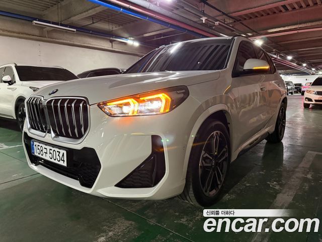 BMW X1 sDrive 20i M Sport — пробег 1 896 км — фото 2 из 5