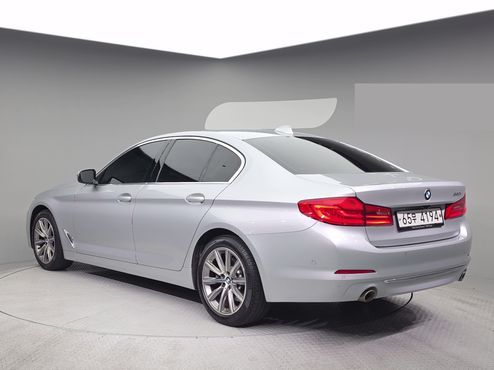 BMW 5-Series 520i Luxury — пробег 48 073 км — фото 4 из 5