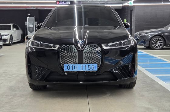 BMW iX xDrive50 Sports Plus — пробег 25 000 км — фото 3 из 5