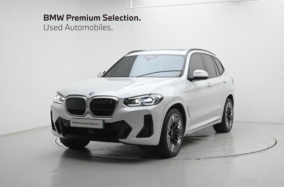 BMW iX3 M Sports — пробег 74 241 км — фото 1 из 5