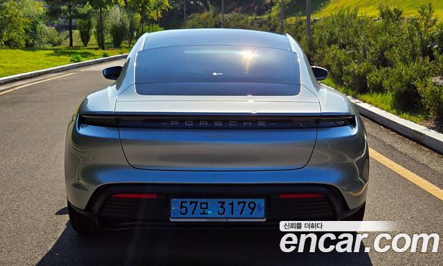 Porsche Taycan из Кореи Encar