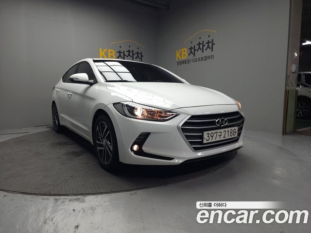 Hyundai AVANTE 1.6 e-VGT Style — пробег 107 000 км — фото 2 из 5
