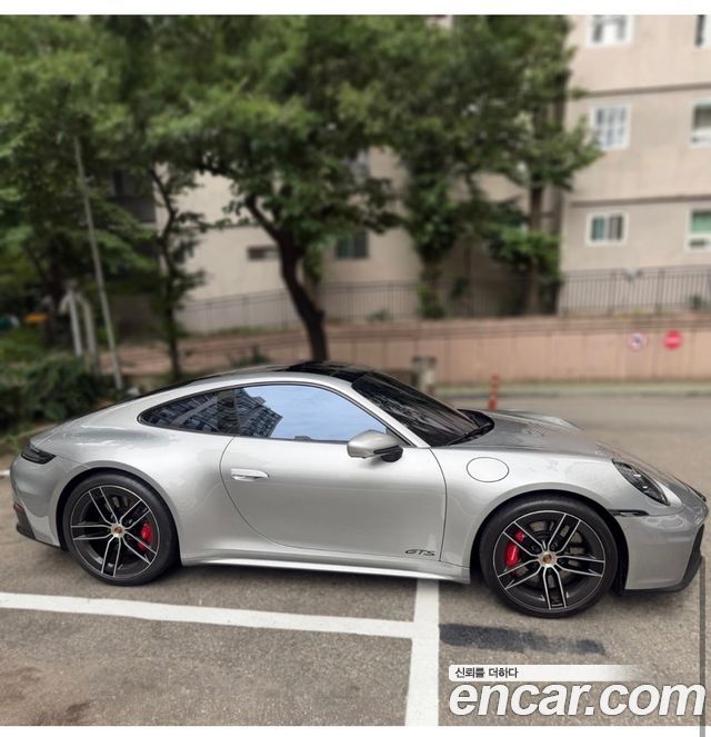 Porsche 911 Carrera GTS — пробег 6 780 км — фото 3 из 5