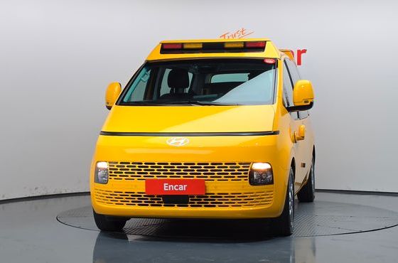Hyundai Staria L3.5 Kinder Safety Car 15-Seater — пробег 39 370 км — фото 3 из 5