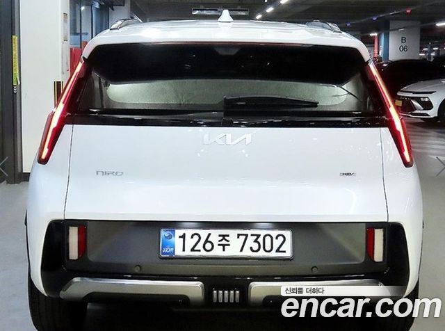 Kia Niro Prestige — пробег 5 988 км — фото 5 из 5