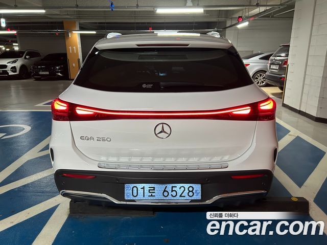 Mercedes-Benz EQA EQA250 AMG Line — пробег 7 407 км — фото 4 из 5