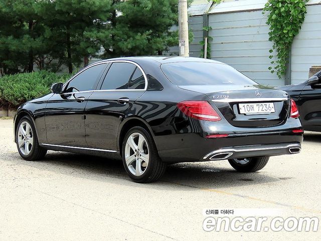 Mercedes-Benz E-Class из Кореи Encar