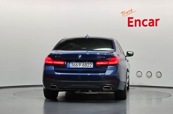 BMW 5-Series 530e M Sport — пробег 32 488 км — фото 4 из 5