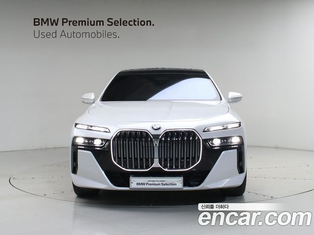 BMW 7-Series 740i xDrive M Sport — пробег 5 874 км — фото 2 из 5