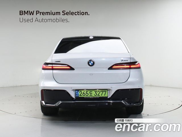 BMW 7-Series 740i xDrive M Sport — пробег 5 874 км — фото 3 из 5