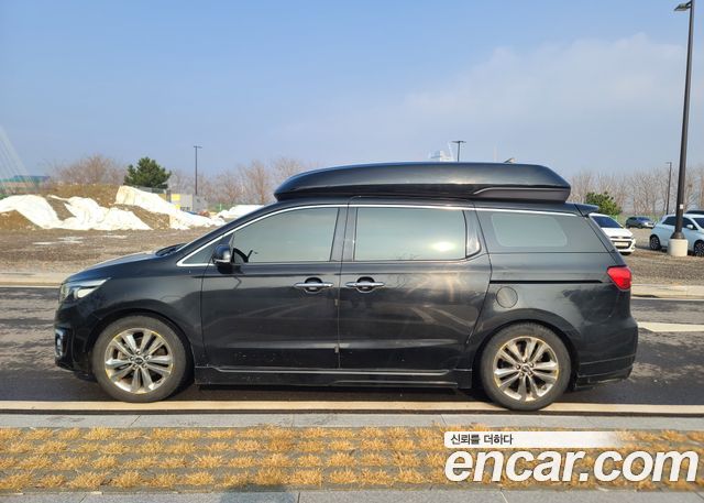 Kia Carnival 9-seater Hi-Limousine Prestige — пробег 279 900 км — фото 5 из 5